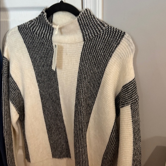 By Anthropologie Mock-Neck Pullover Sweater - Picture 4 of 5